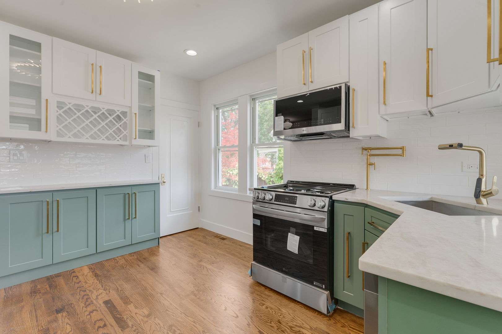 5853 W Newport Avenue, Chicago, IL 60634