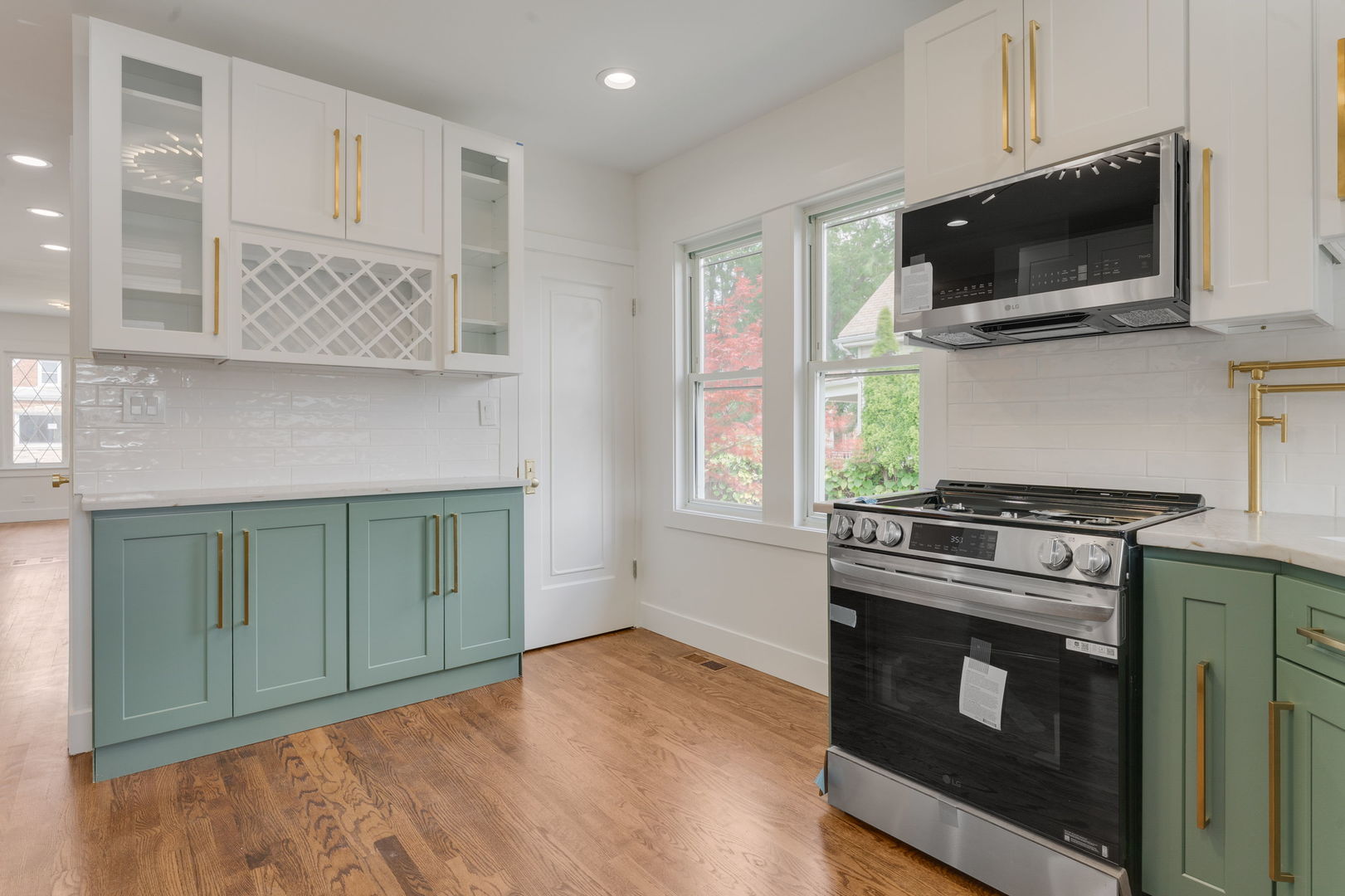 5853 W Newport Avenue, Chicago, IL 60634