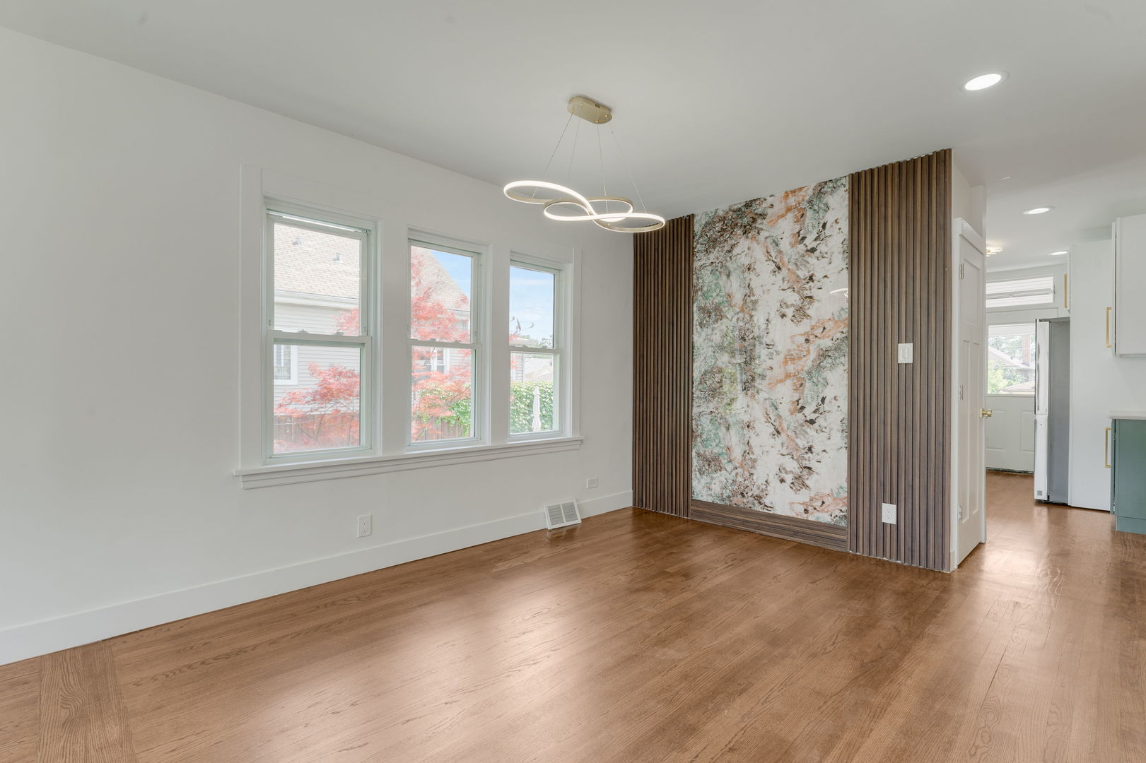 5853 W Newport Avenue, Chicago, IL 60634