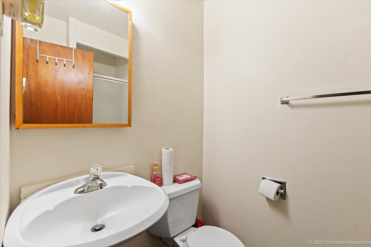 644 W Englewood Avenue, Chicago, IL 60621