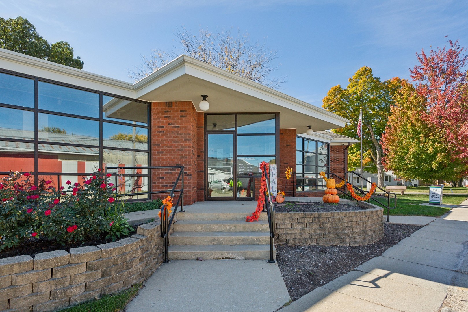 786 Waters Edge Boulevard, Malta, IL 60150