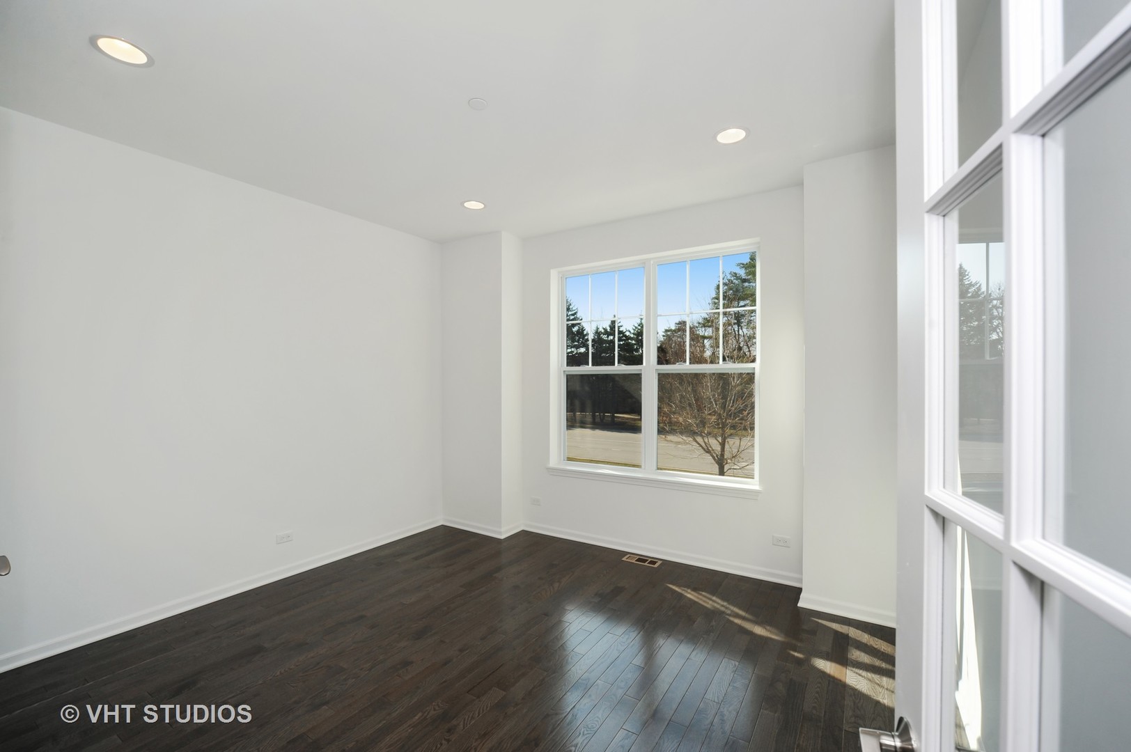 1206 Danforth Court, Vernon Hills, IL 60061