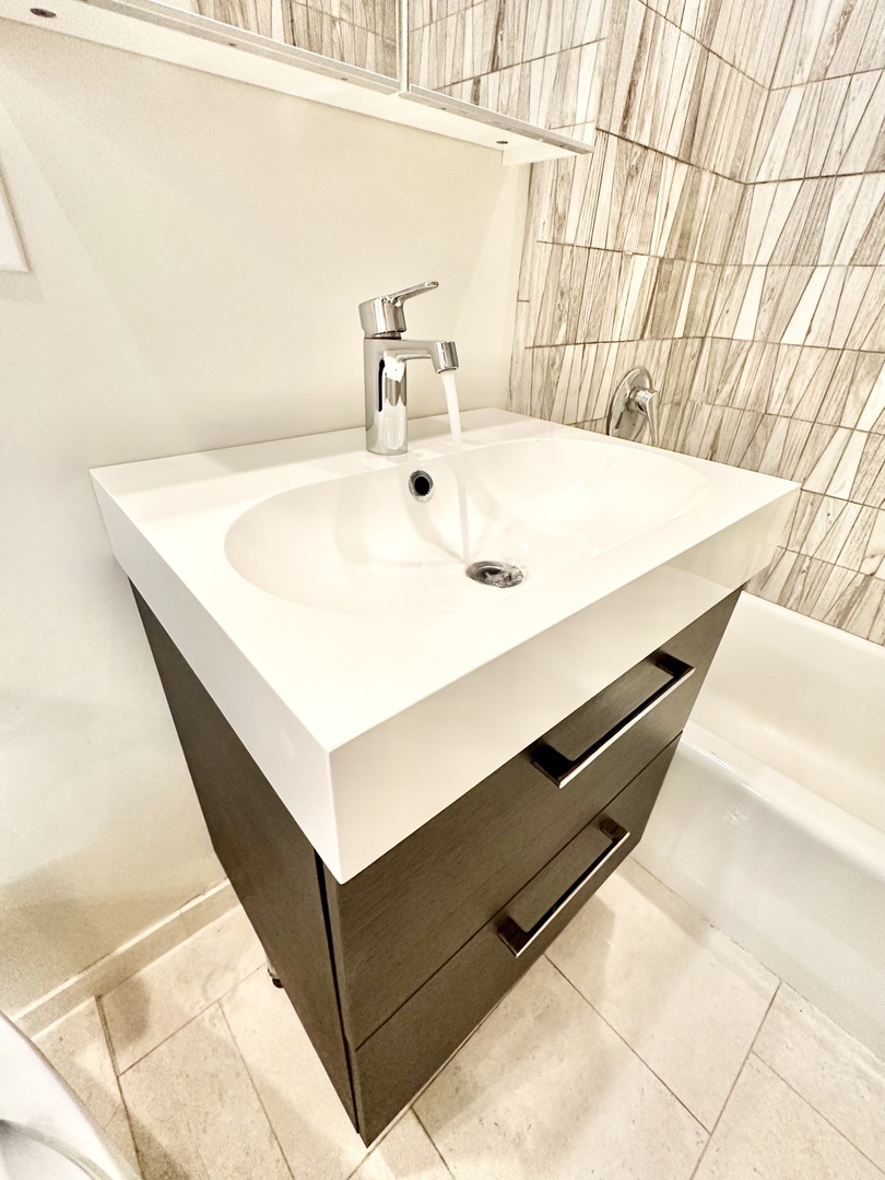 330 W Diversey Parkway #2509, Chicago, IL 60657