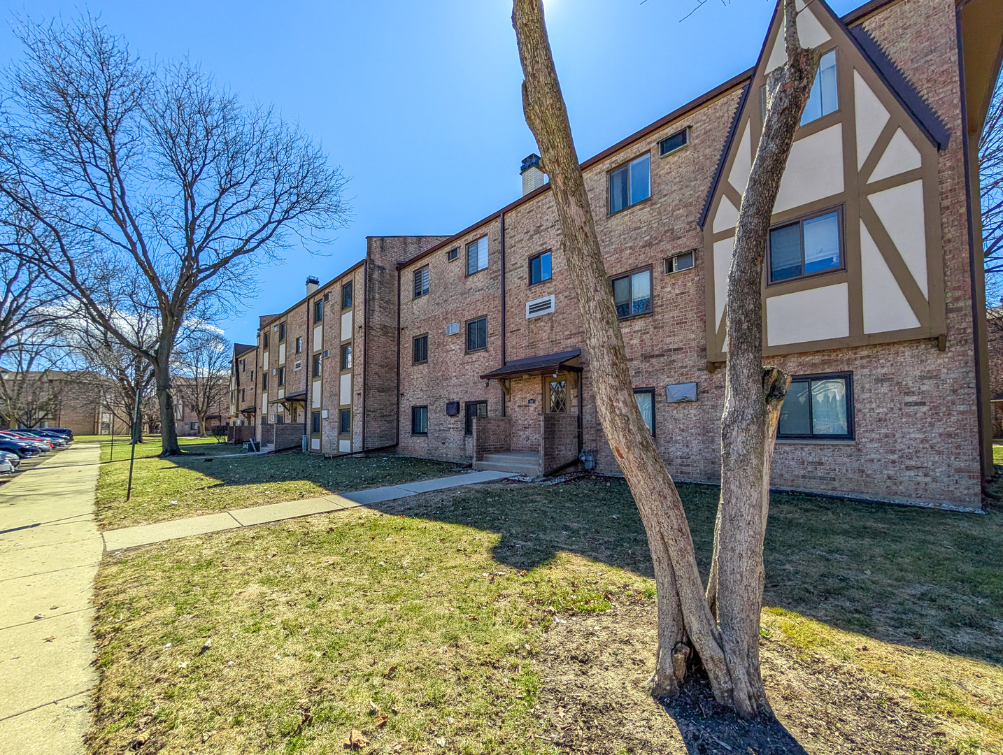 801 S Dwyer Avenue #D, Arlington Heights, IL 60005