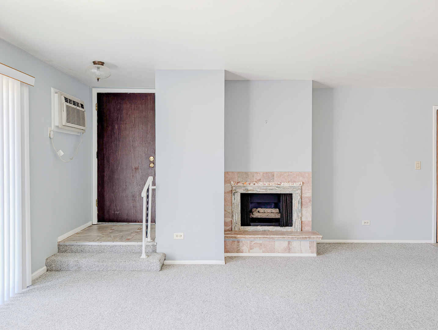 801 S Dwyer Avenue #D, Arlington Heights, IL 60005