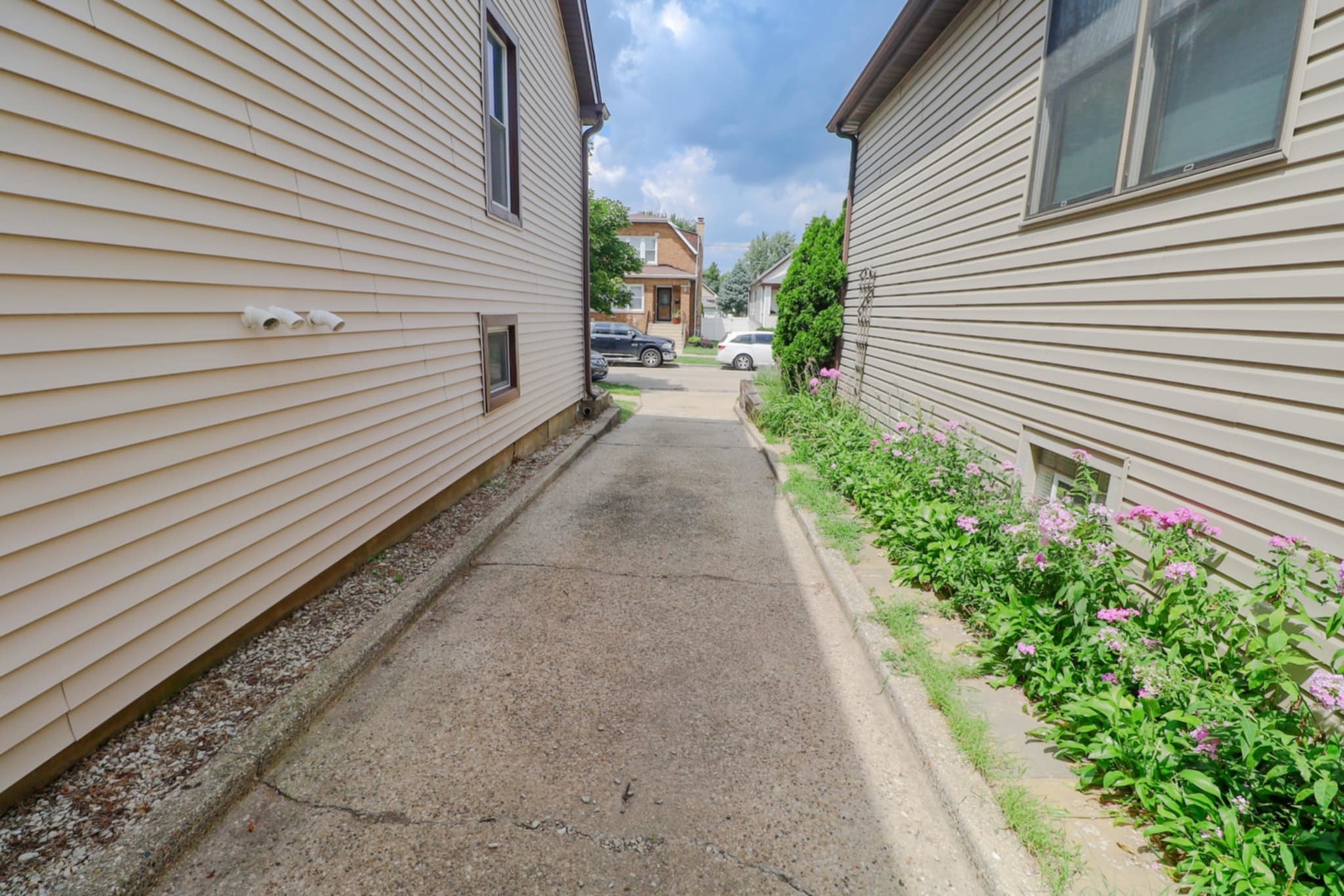 6341 W EDDY Street, Chicago, IL 60634