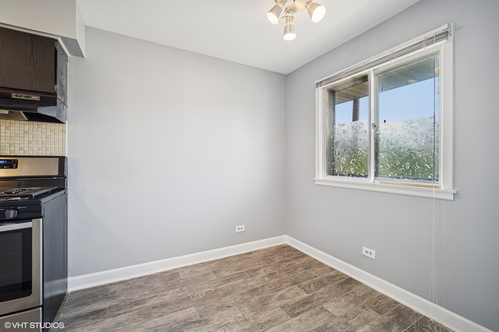 633 Dulles Road #B, Des Plaines, IL 60016