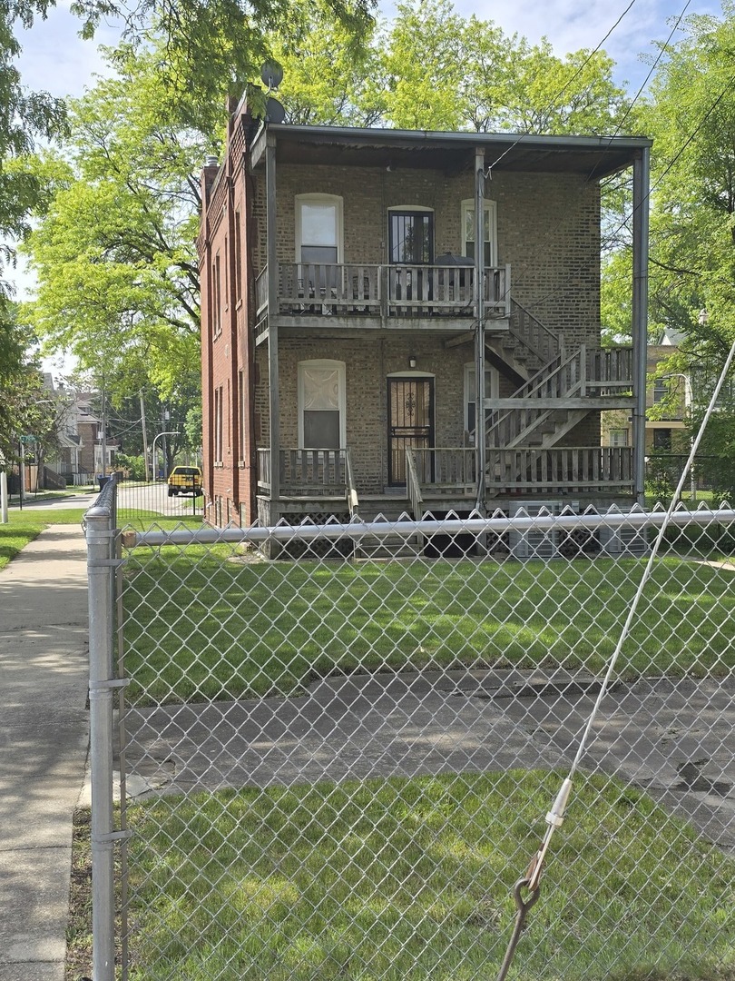 1244 E 70th Street, Chicago, IL 60637