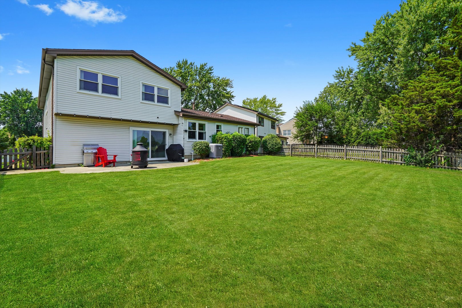 1151 Green Knolls Drive, Buffalo Grove, IL 60089