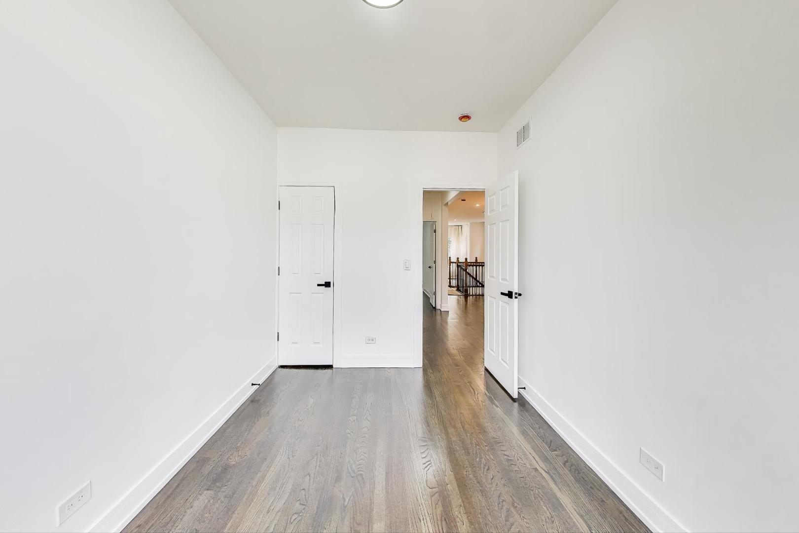 6446 S Whipple Street, Chicago, IL 60629