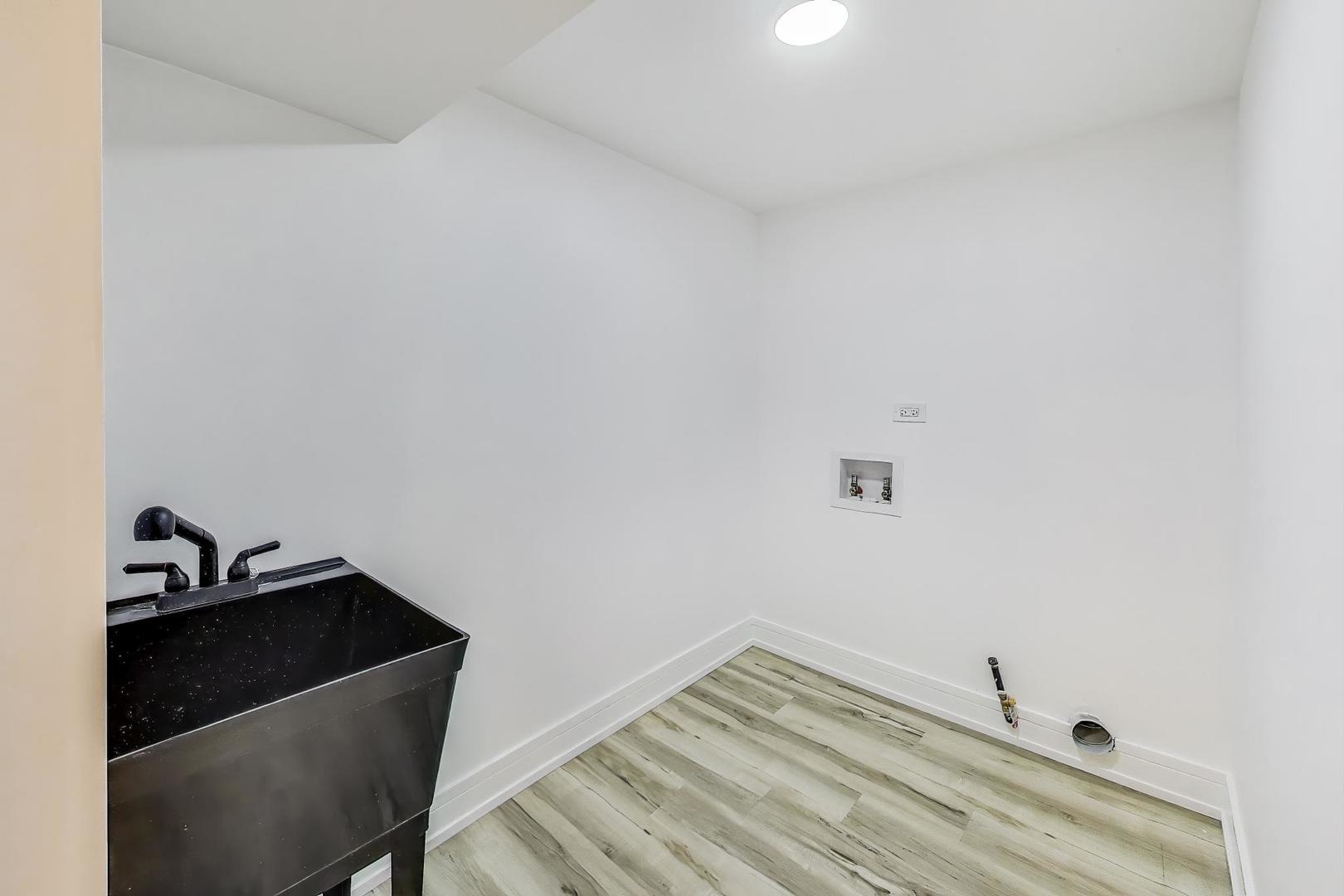 6446 S Whipple Street, Chicago, IL 60629