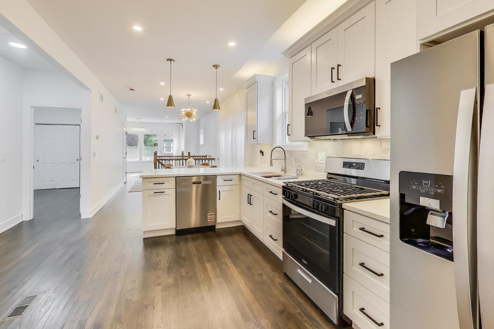 6446 S Whipple Street, Chicago, IL 60629