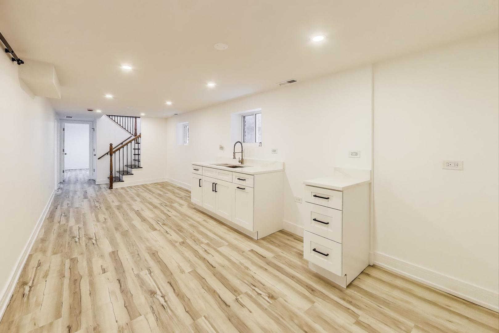 6446 S Whipple Street, Chicago, IL 60629