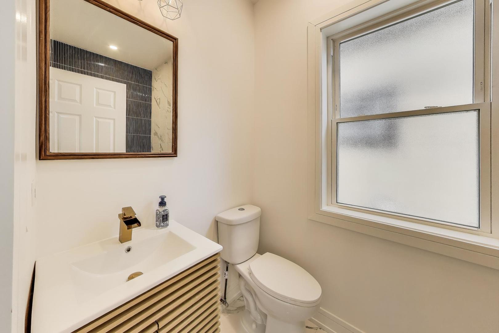 6446 S Whipple Street, Chicago, IL 60629