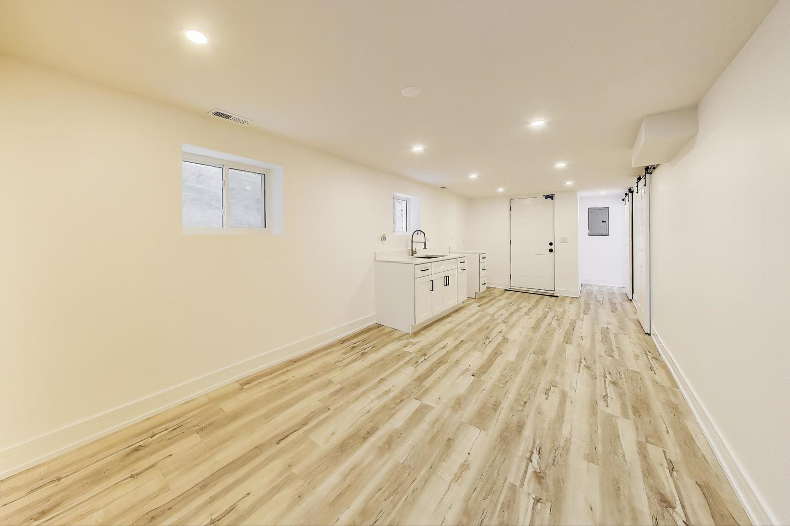 6446 S Whipple Street, Chicago, IL 60629