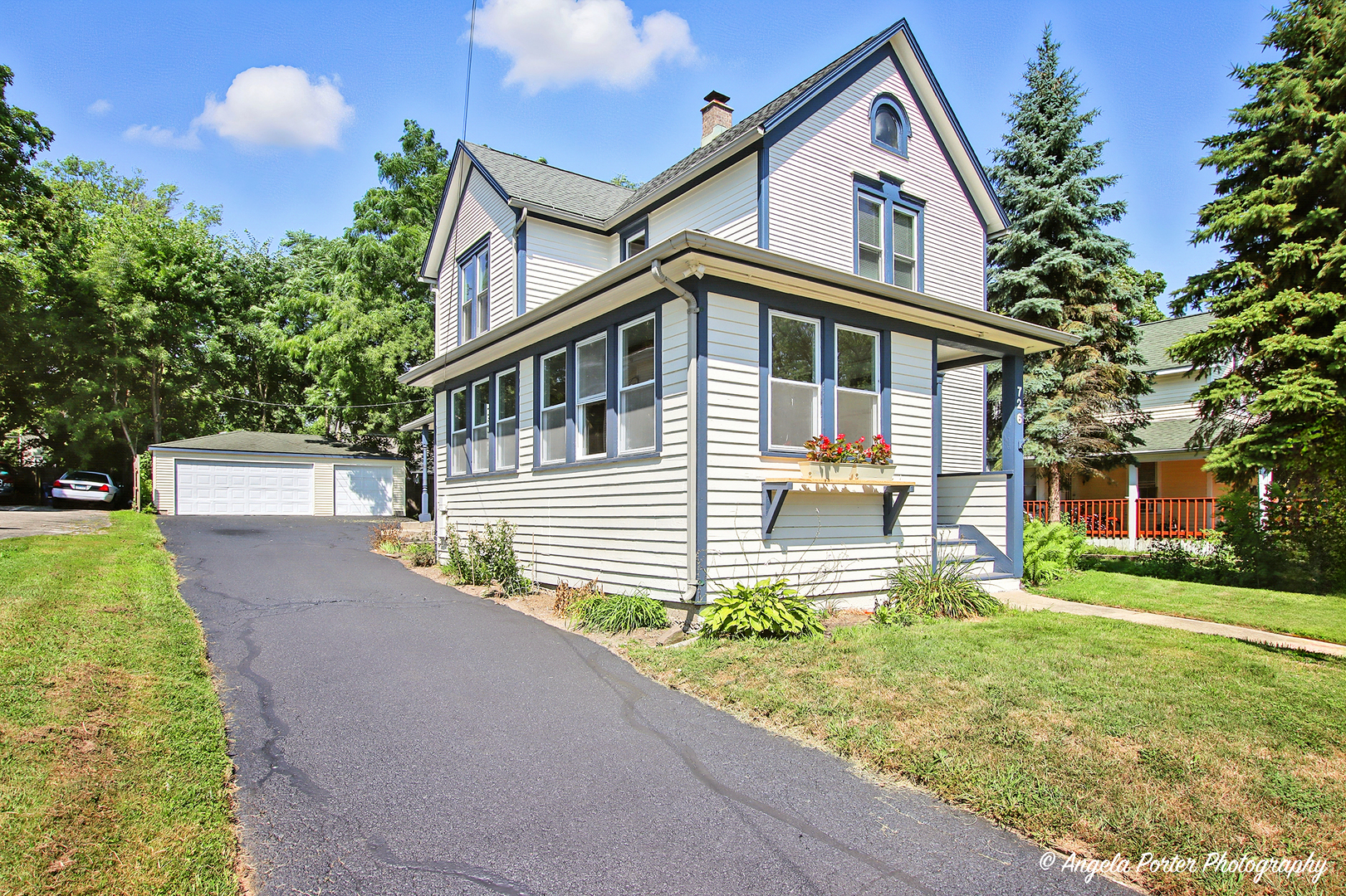 726 North Avenue, Waukegan, IL 60085