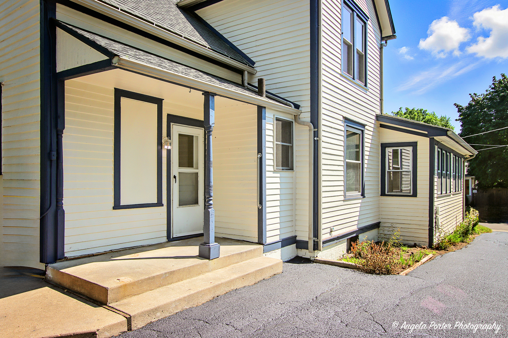 726 North Avenue, Waukegan, IL 60085