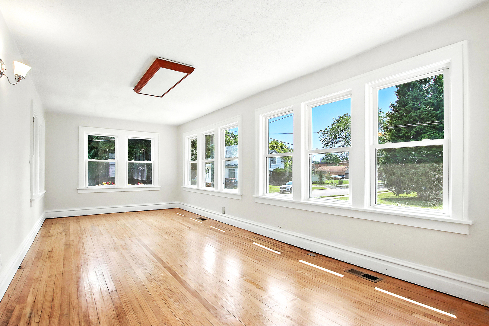 726 North Avenue, Waukegan, IL 60085