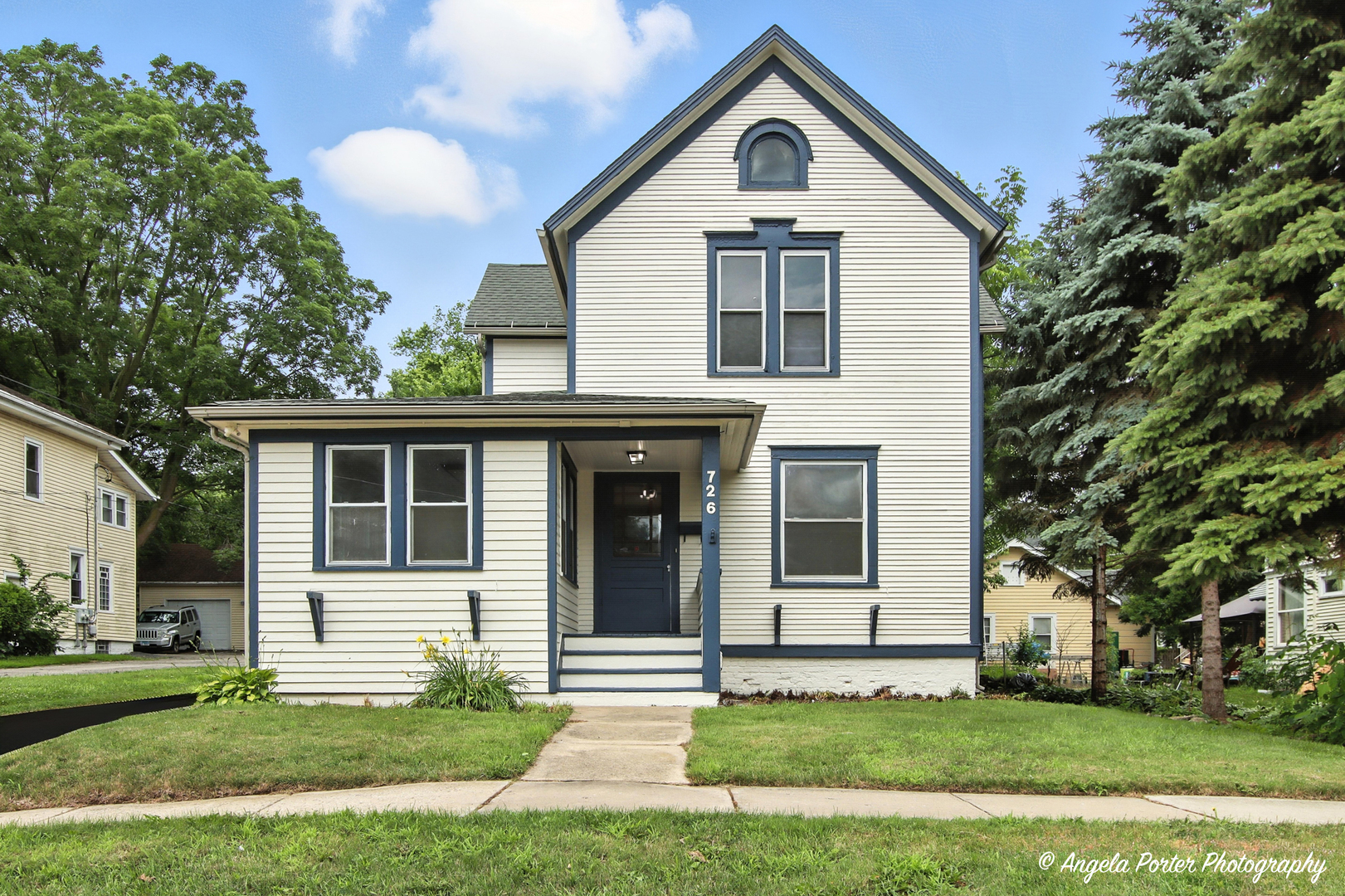 726 North Avenue, Waukegan, IL 60085