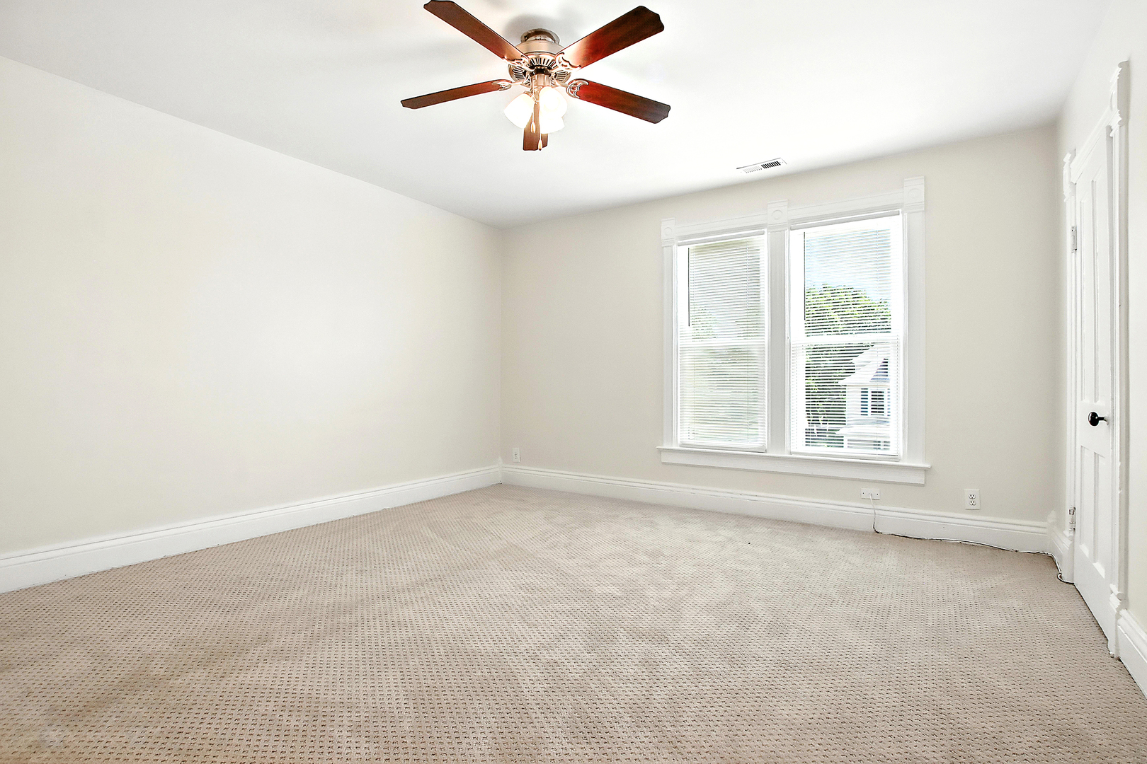 726 North Avenue, Waukegan, IL 60085