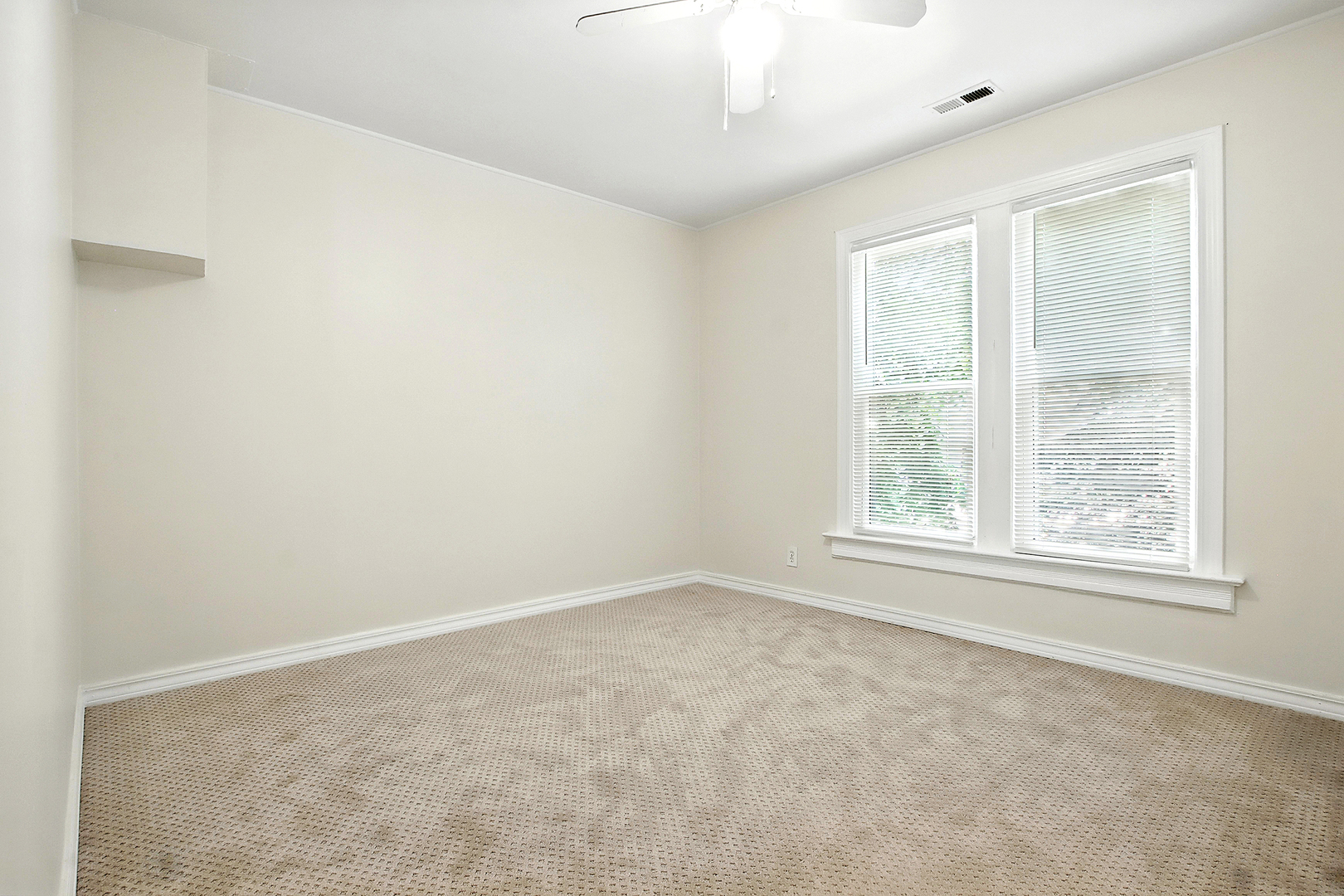 726 North Avenue, Waukegan, IL 60085