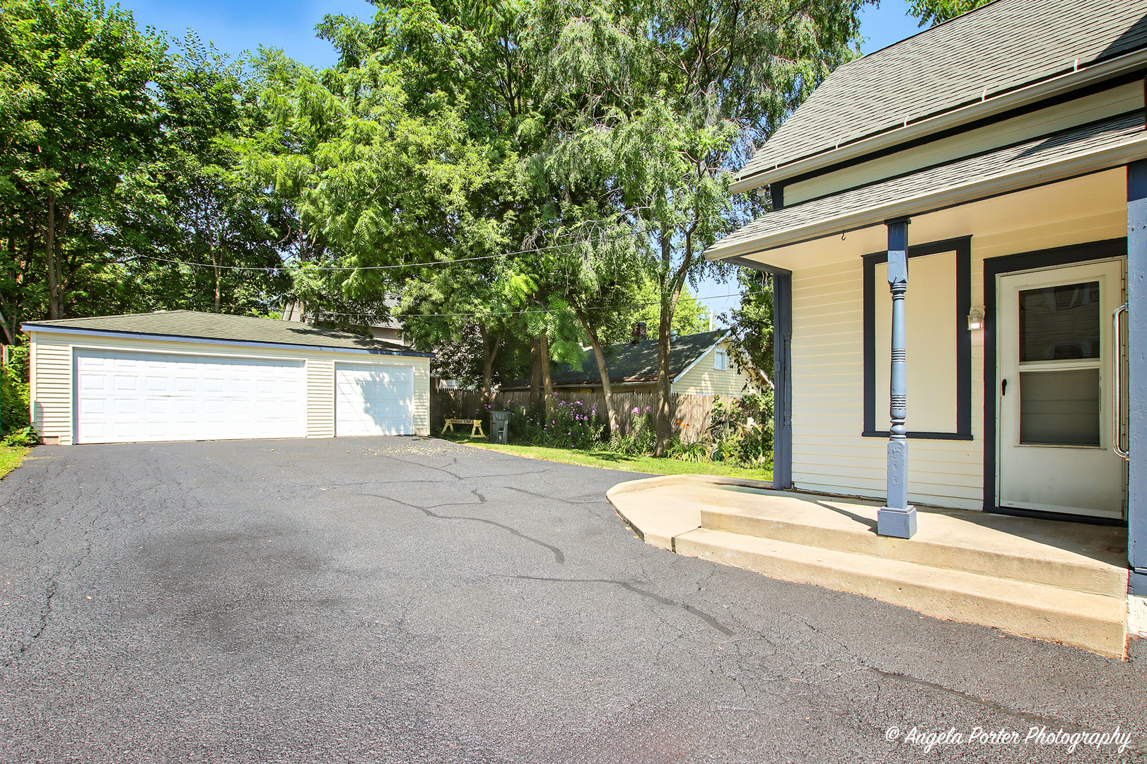 726 North Avenue, Waukegan, IL 60085