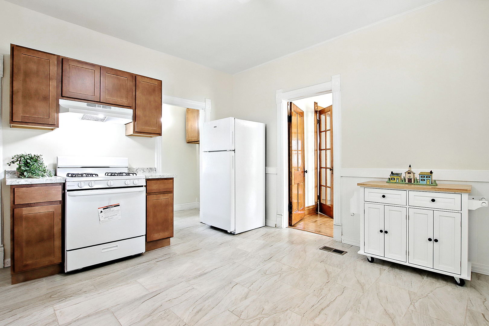726 North Avenue, Waukegan, IL 60085