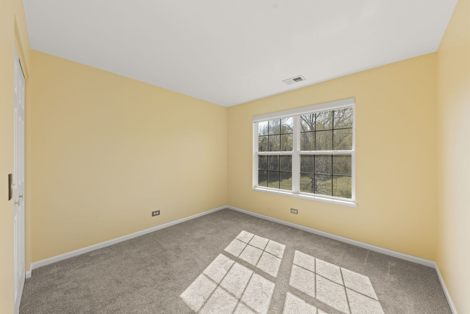 2623 Cobblestone Drive, Crystal Lake, IL 60012