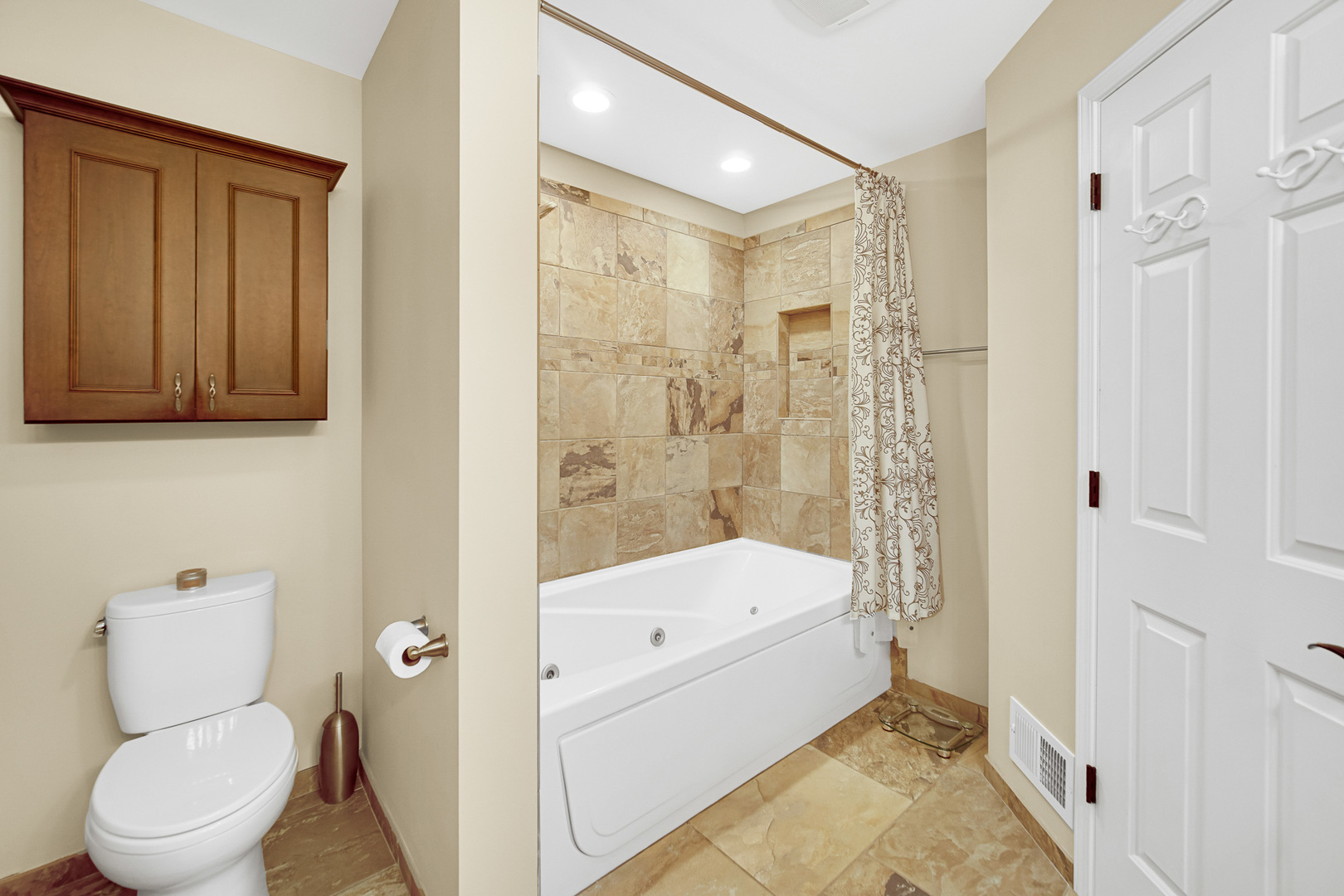 2623 Cobblestone Drive, Crystal Lake, IL 60012