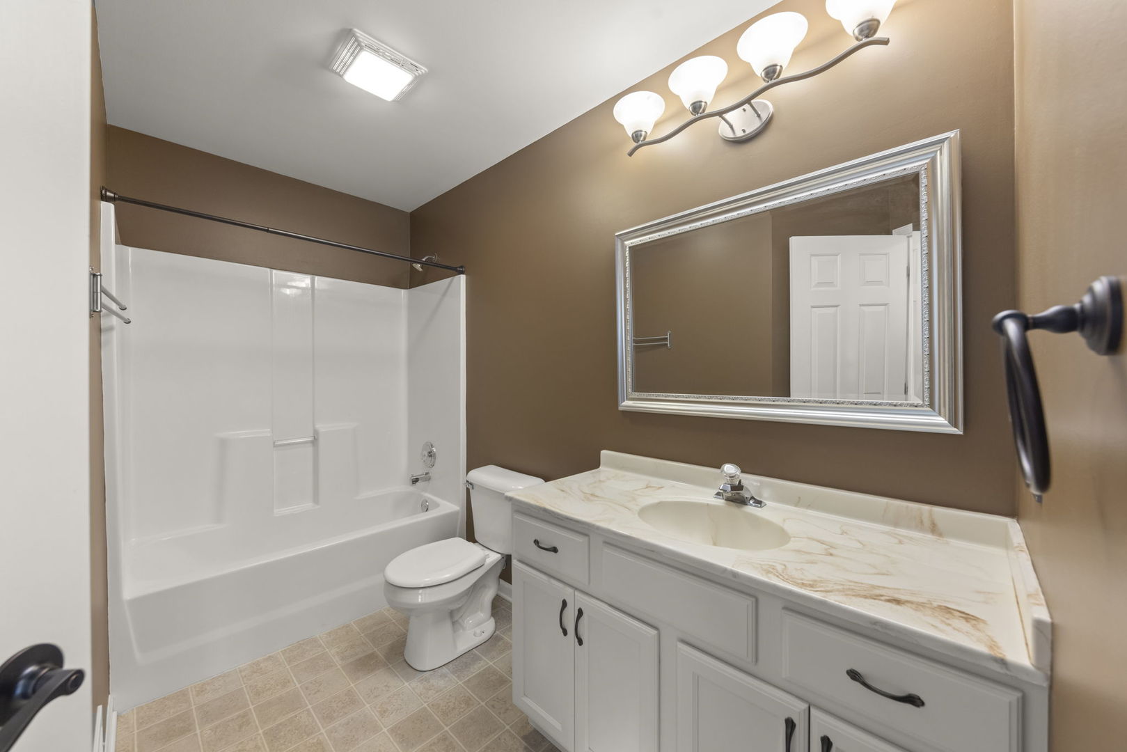 2623 Cobblestone Drive, Crystal Lake, IL 60012