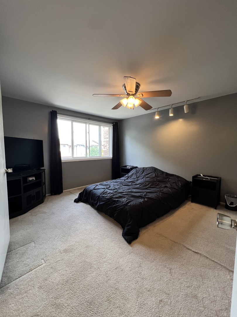 617 Westwood Court, Wheeling, IL 60090