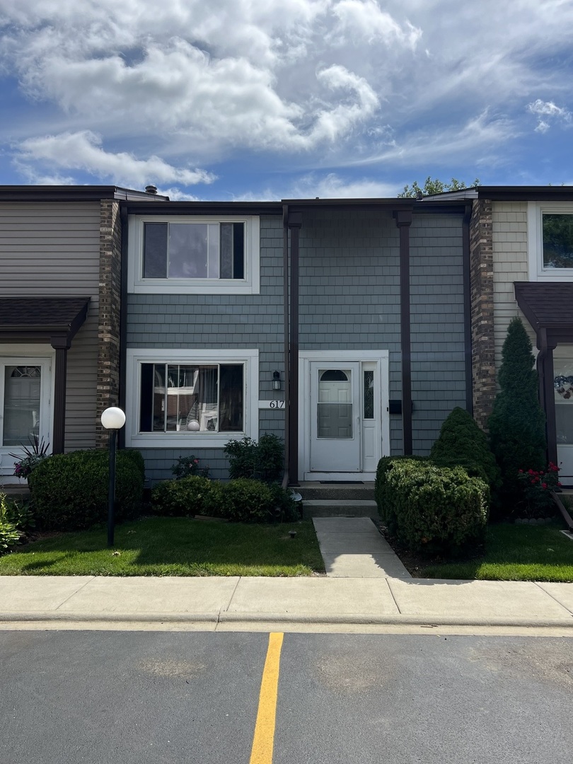 617 Westwood Court, Wheeling, IL 60090