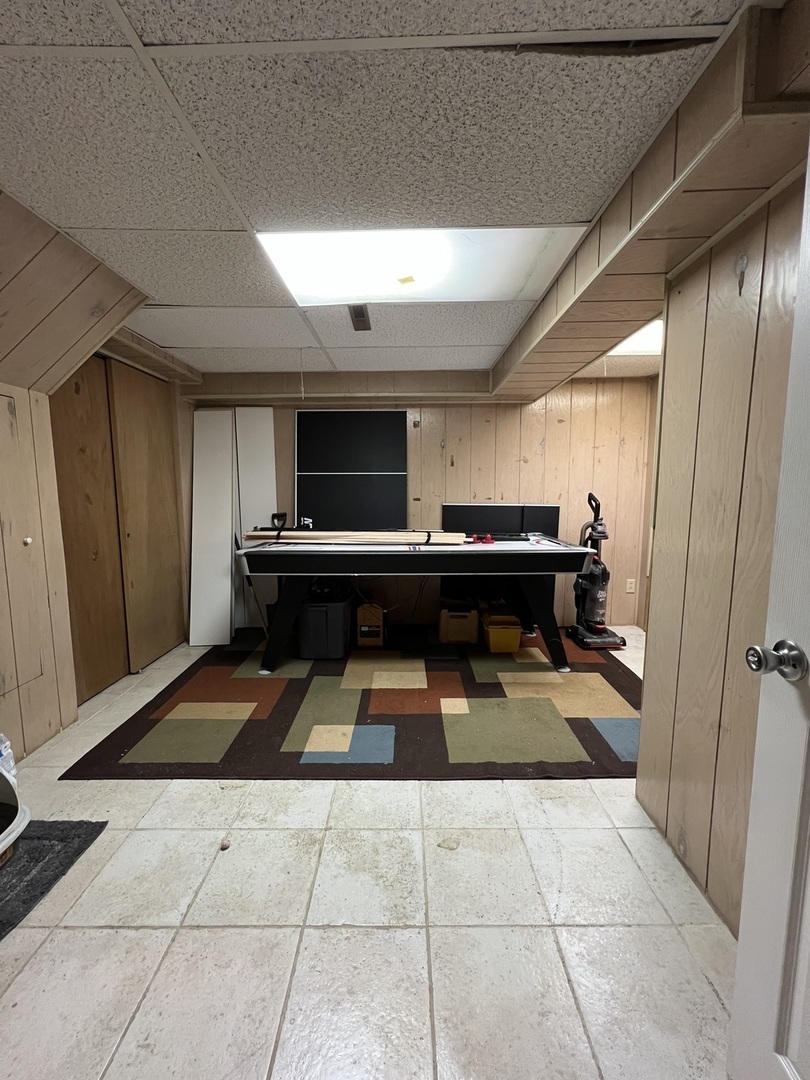 617 Westwood Court, Wheeling, IL 60090