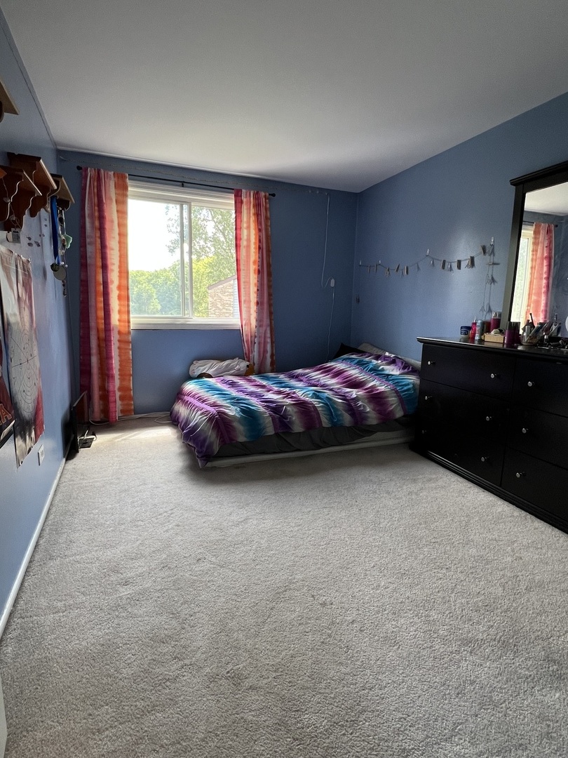 617 Westwood Court, Wheeling, IL 60090