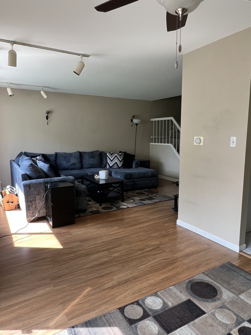 617 Westwood Court, Wheeling, IL 60090