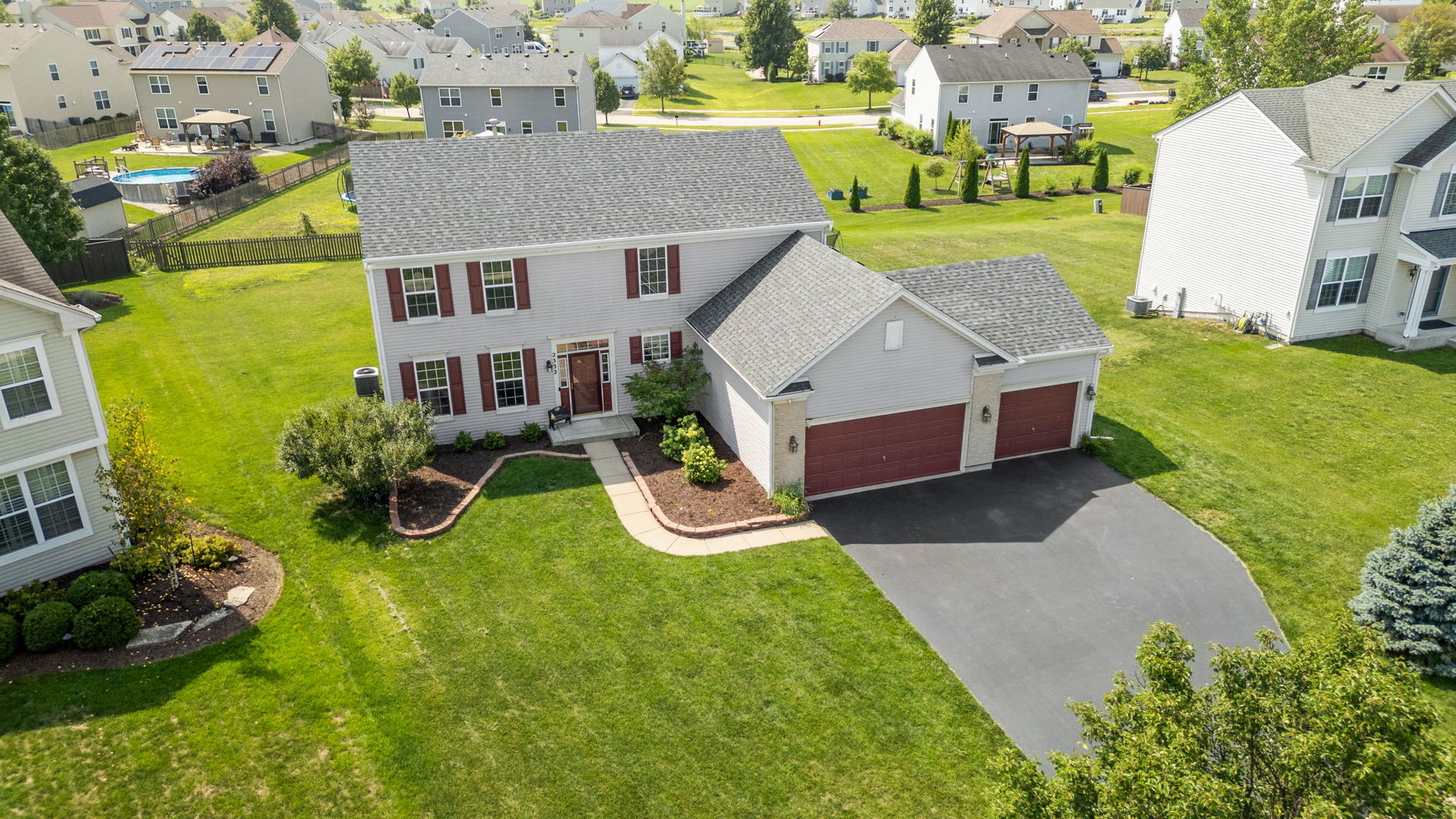 2332 Winterthur Green, Yorkville, IL 60560