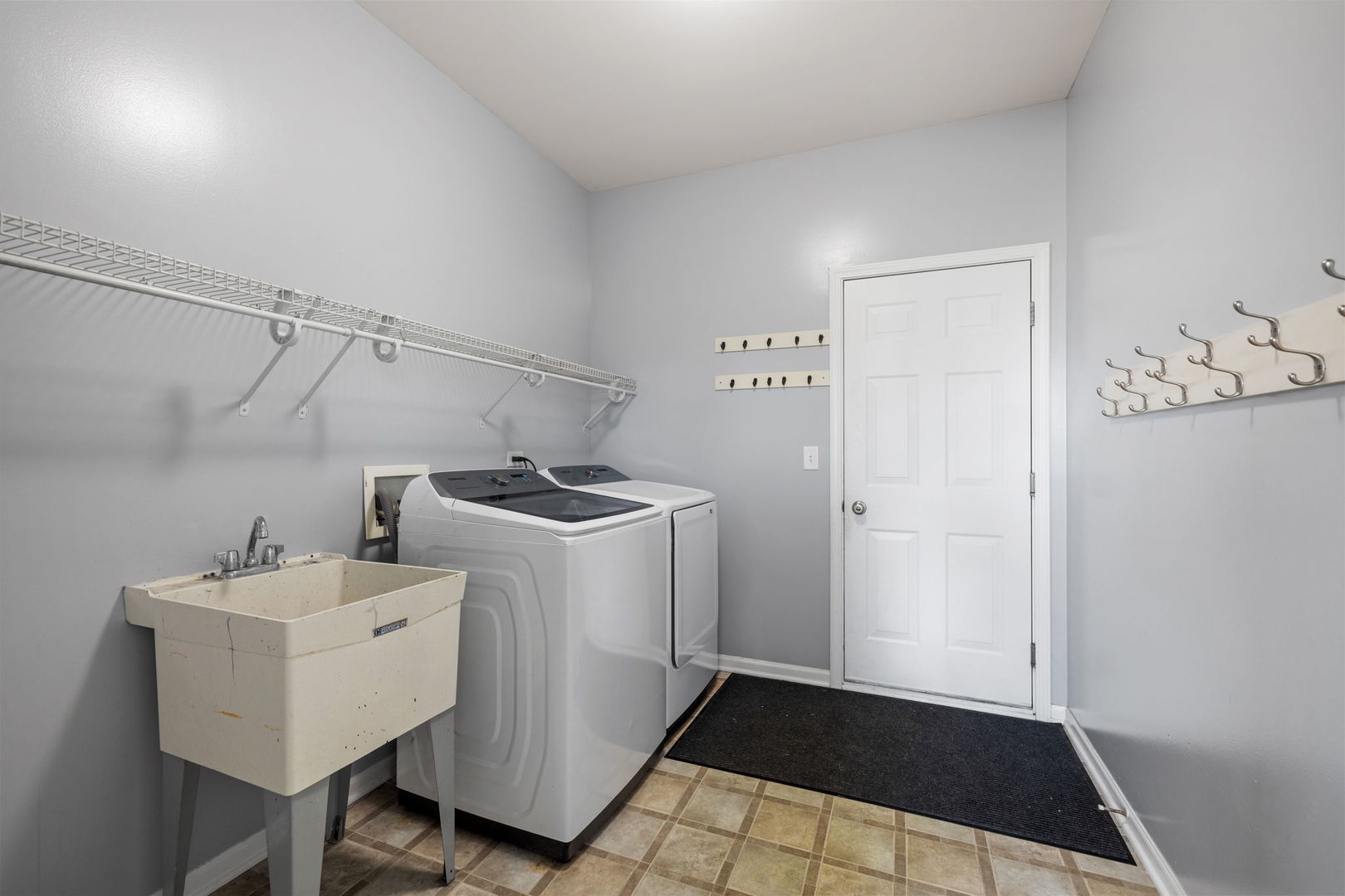 2332 Winterthur Green, Yorkville, IL 60560