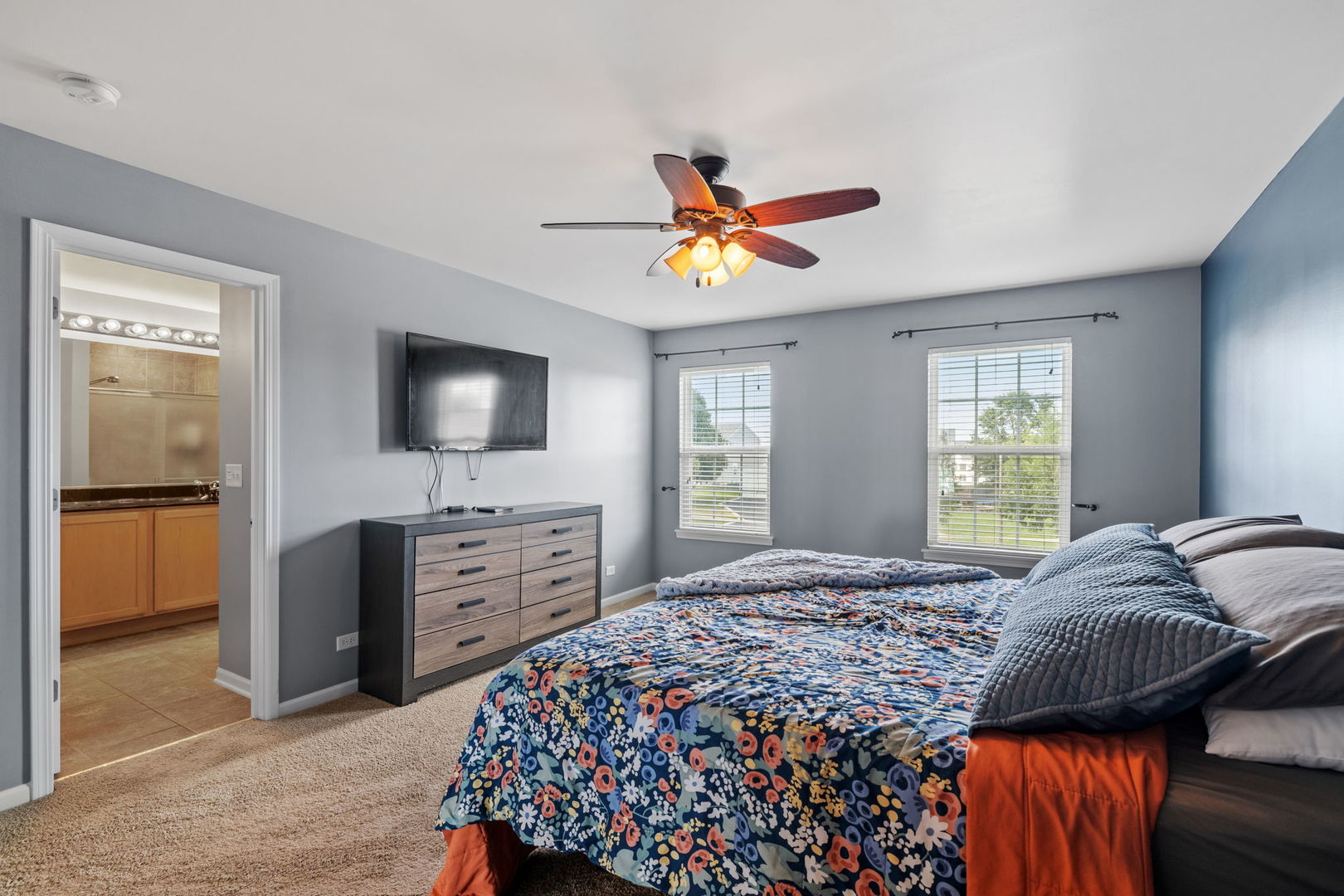 2332 Winterthur Green, Yorkville, IL 60560