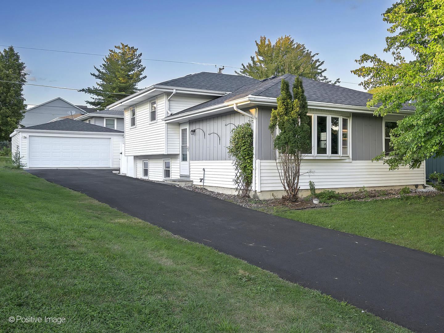 2614 Burlington Avenue, Downers Grove, IL 60515