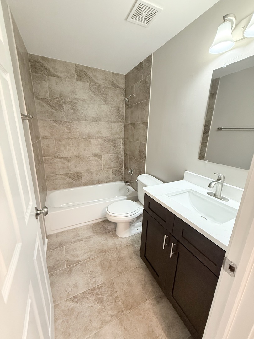 1623 Camberley Court, Bartlett, IL 60103