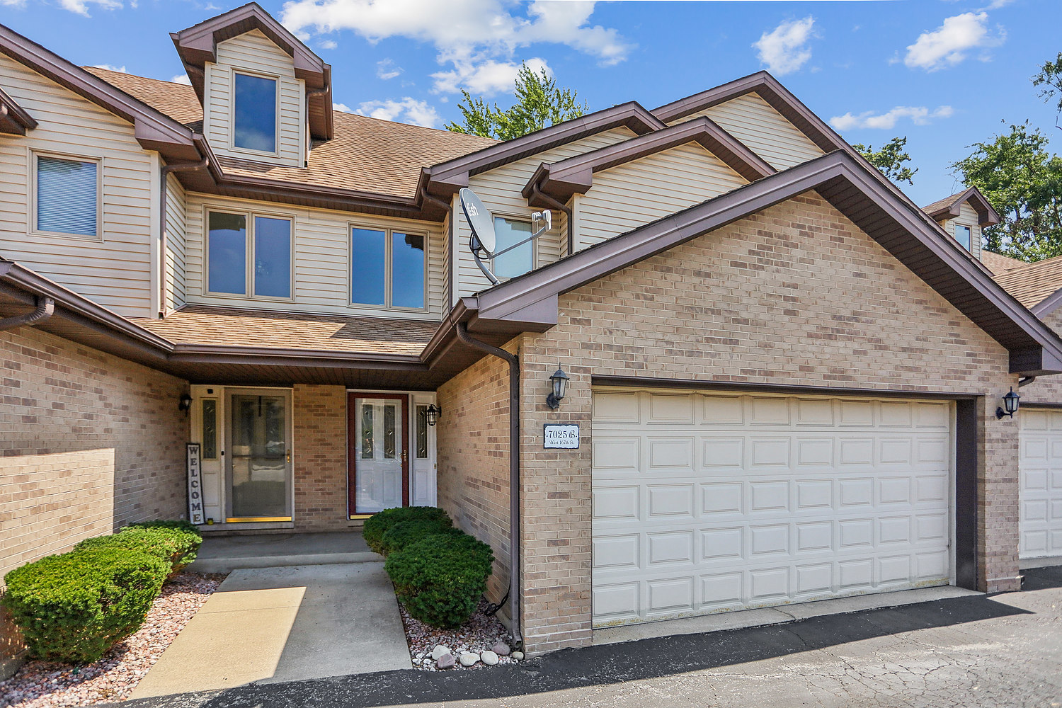 7025 167th Street #B, Tinley Park, IL 60477