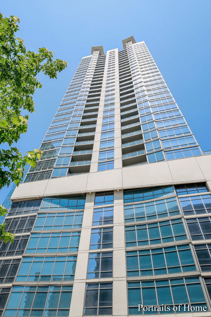 100 E 14th Street #3202, Chicago, IL 60605