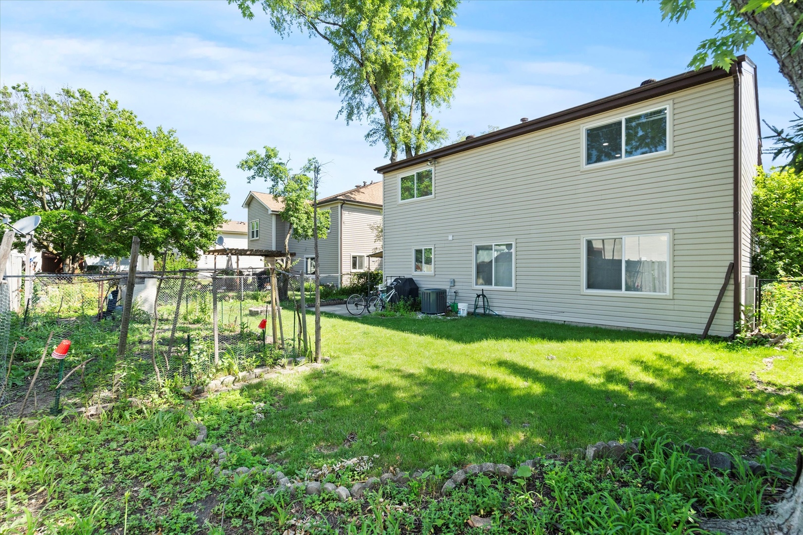 640 Rodenburg Road, Roselle, IL 60172