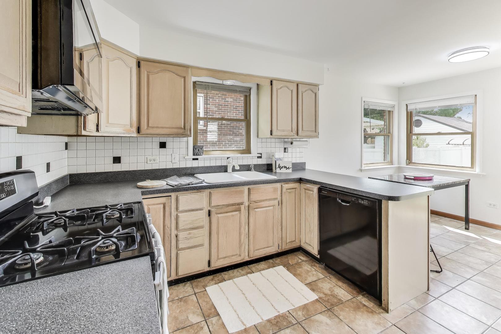 3516 Dora Street, Franklin Park, IL 60131