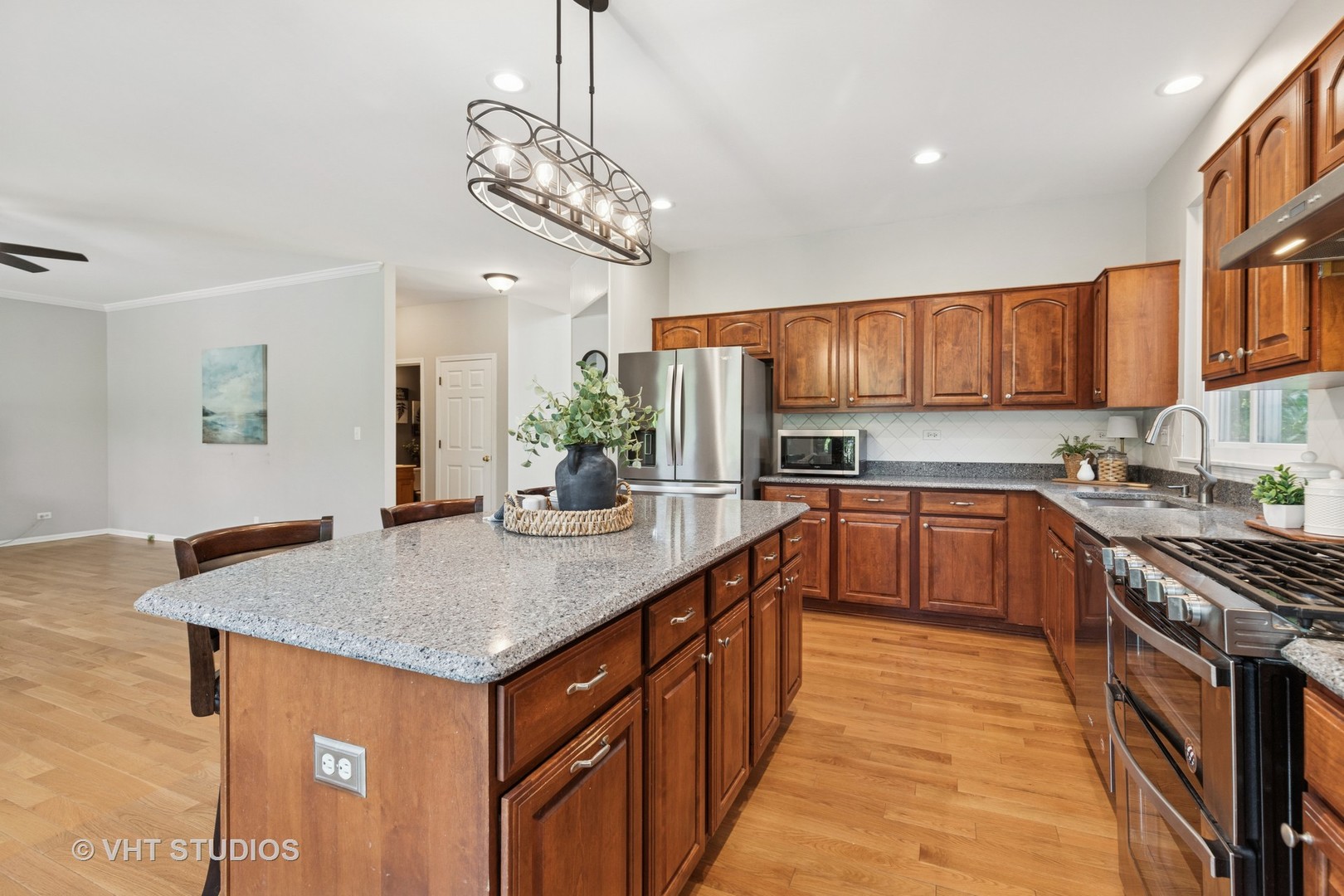 1635 Arlington Lane, Gurnee, IL 60031