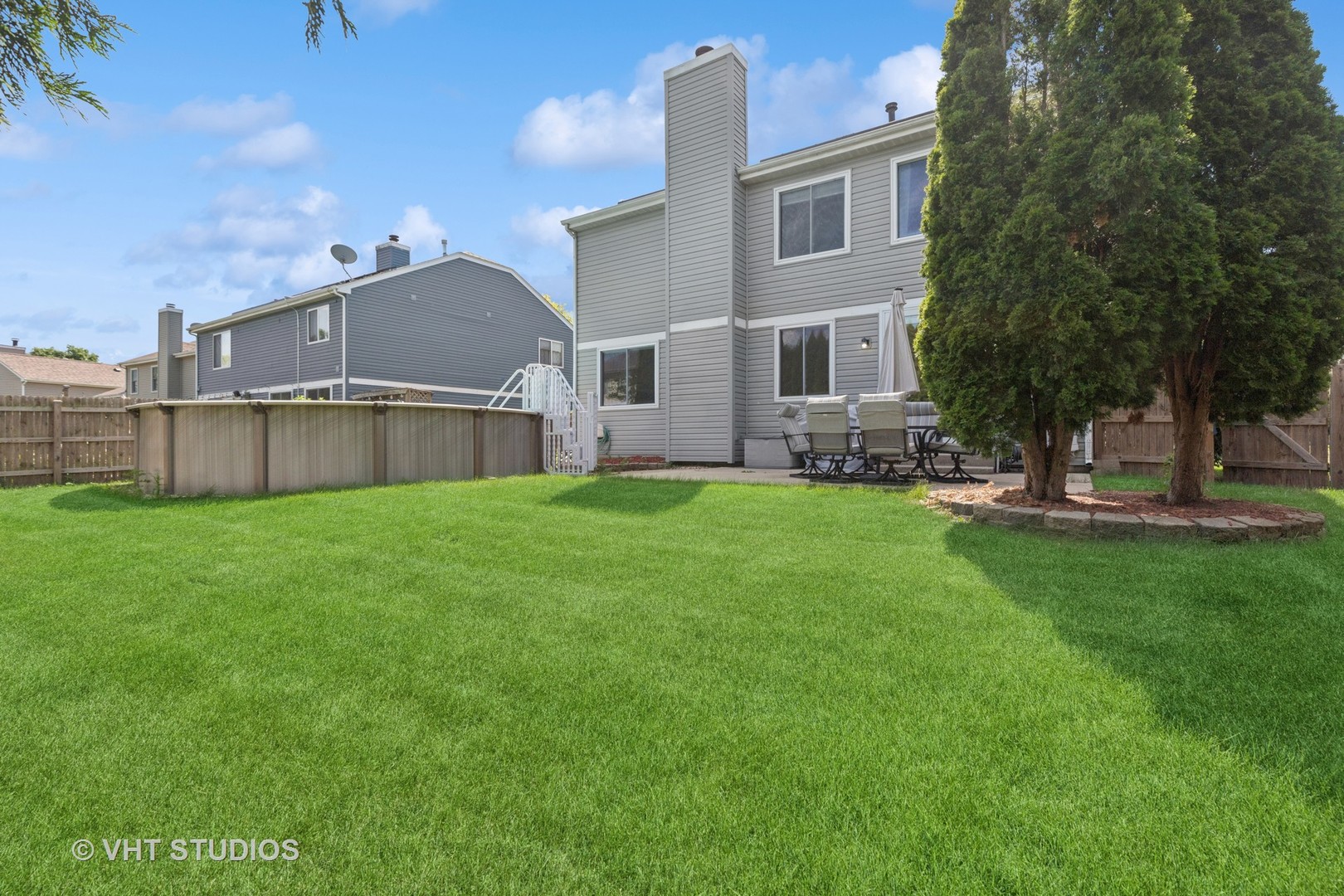 1635 Arlington Lane, Gurnee, IL 60031