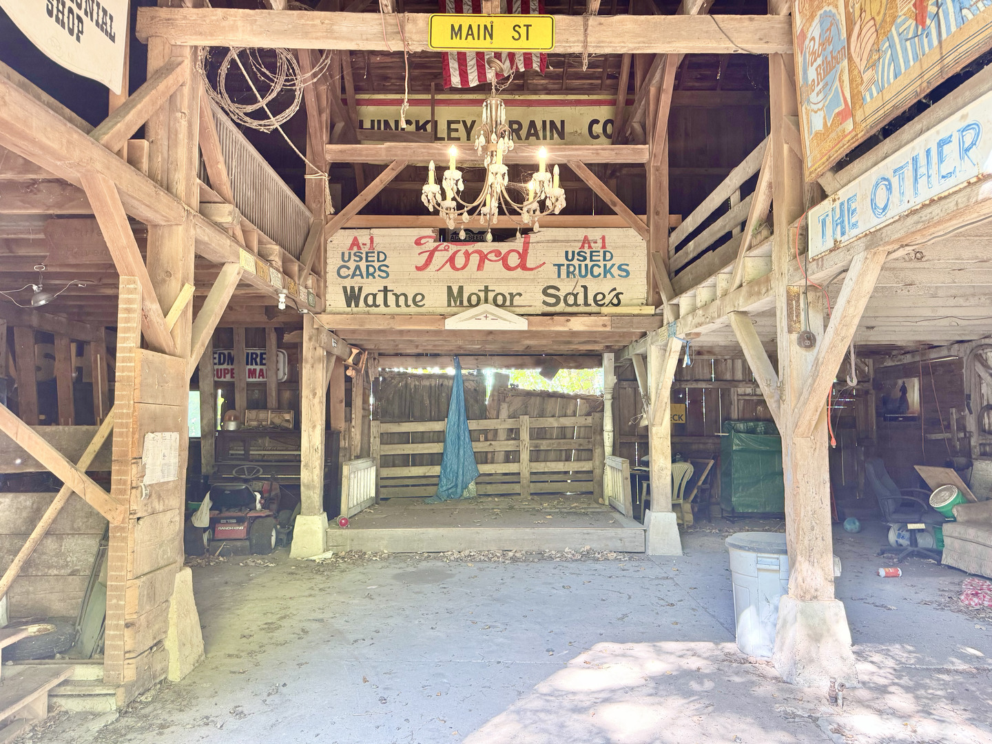 100 E Miller Avenue, Hinckley, IL 60520