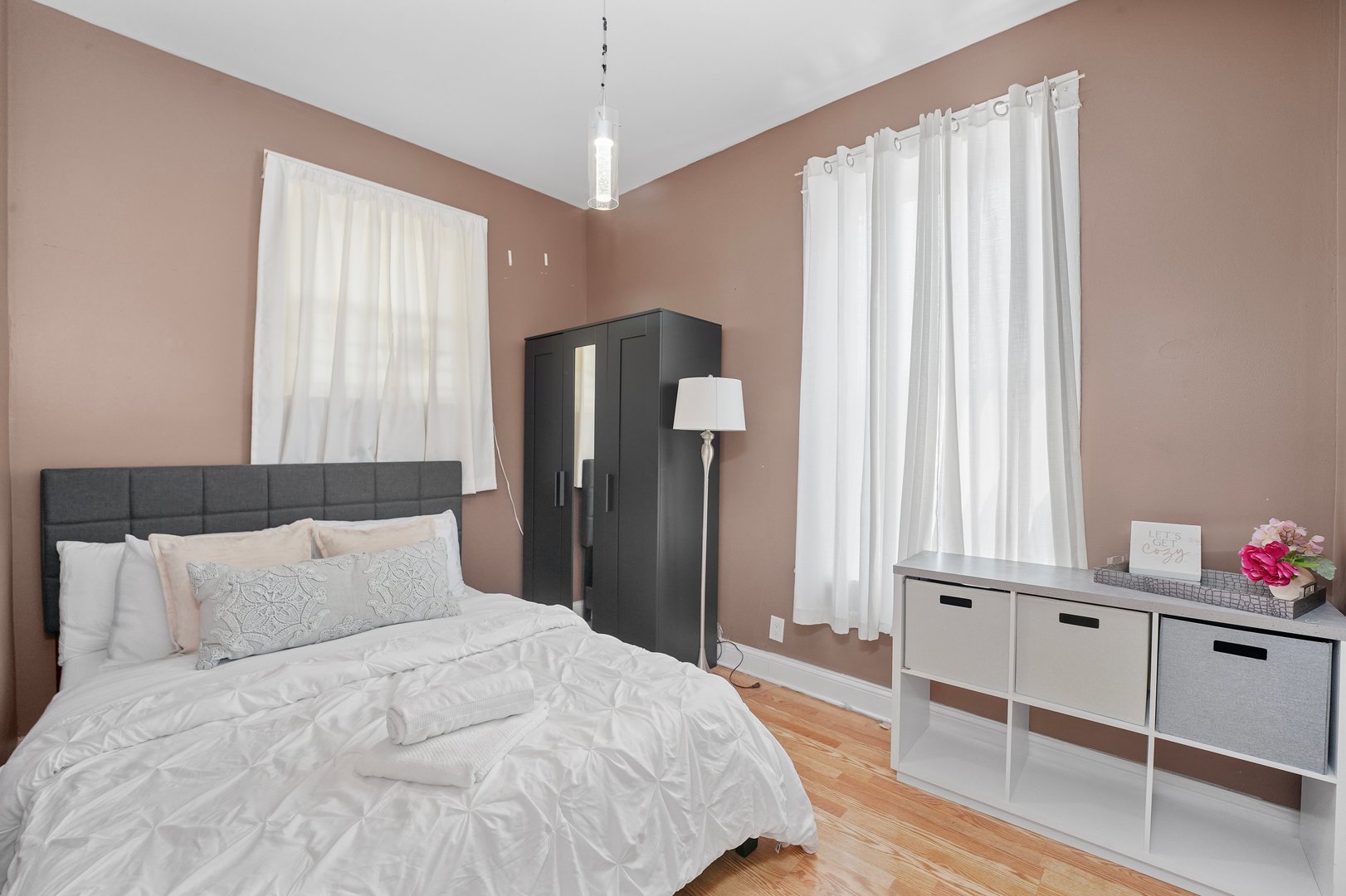1057 W Argyle Street #3f, Chicago, IL 60640