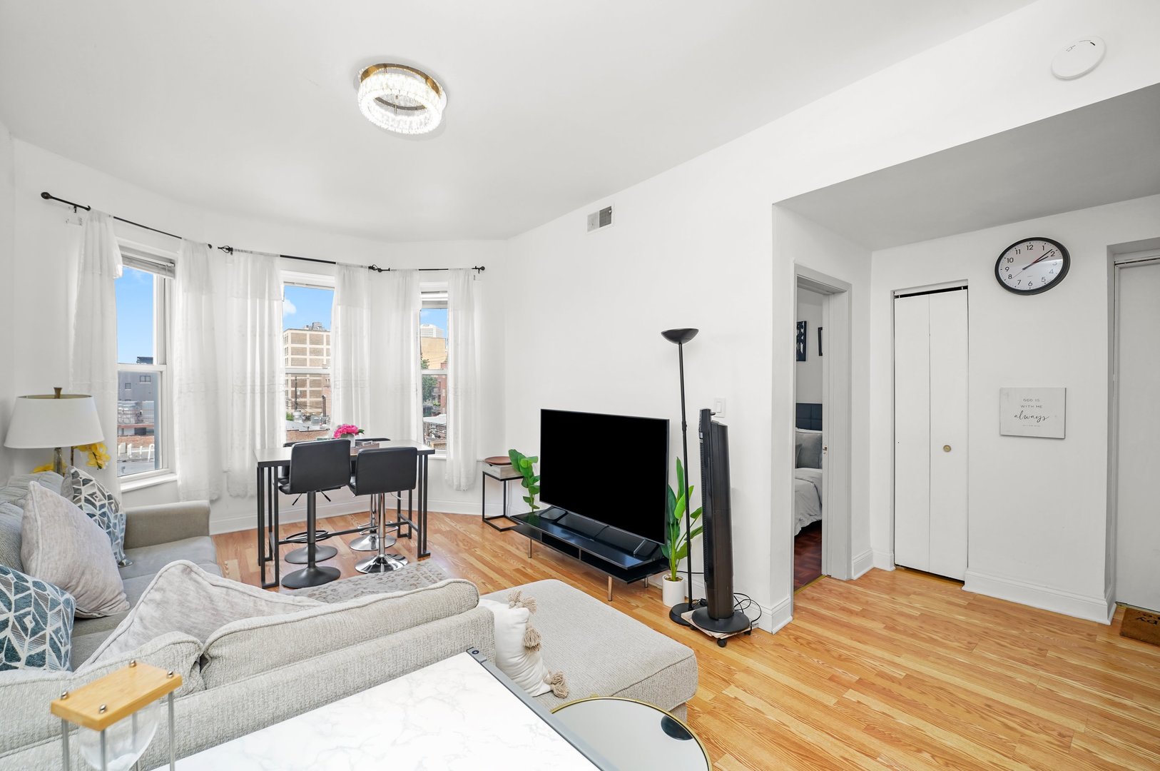 1057 W Argyle Street #3f, Chicago, IL 60640