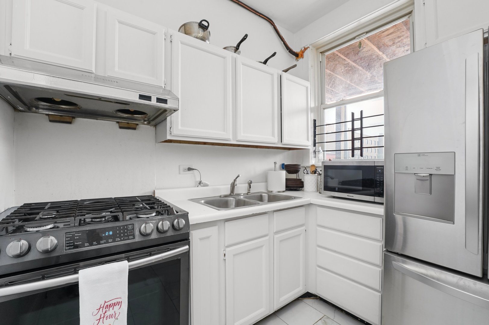 1057 W Argyle Street #3f, Chicago, IL 60640